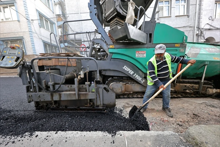 Bursa Büyükşehir Belediyesi Yıldırım Baruthane Mahallesi’nde Asfalt Kaplama Çalışmalarını Sürdürüyor
