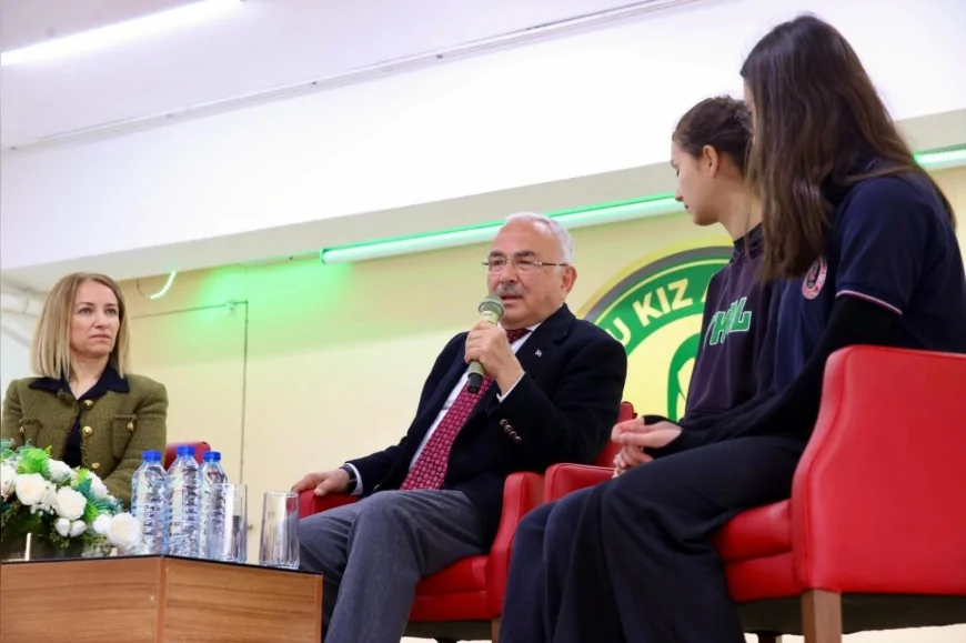 ORDU BÜYÜKŞEHİR BELEDİYE BAŞKANI DR MEHMET HİLMİ GÜLER GENÇLERLE BULUŞTU “AMACIMIZ SİZLERİN MUTLULUĞUNU ARTIRMAK”