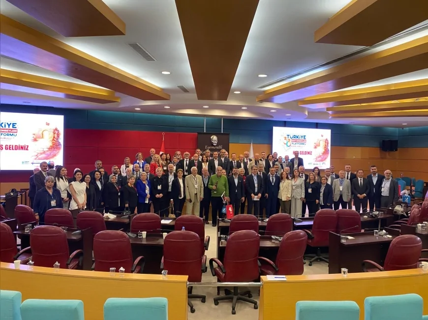 Tarsus’ta düzenlenen TKKP 33 Genel Kurulu kent konseylerinin rolünü yeniden gündeme taşıdı