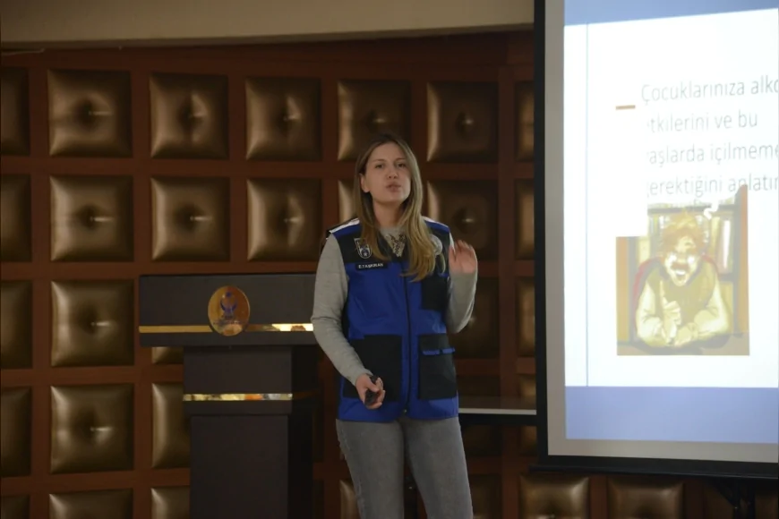 Kahramankazan’da ebeveynlere dijital güvenlik ve bağımlılıkla mücadele eğitimi verildi