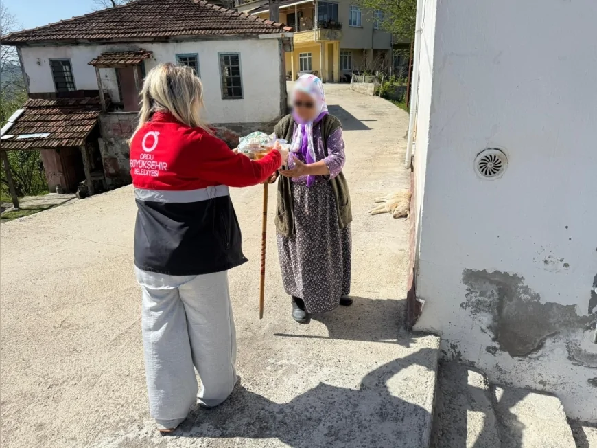 ORDU BÜYÜKŞEHİR BELEDİYESİ HER GÜN 1000 KİŞİYE ÜCRETSİZ SICAK YEMEK ULAŞTIRIYOR