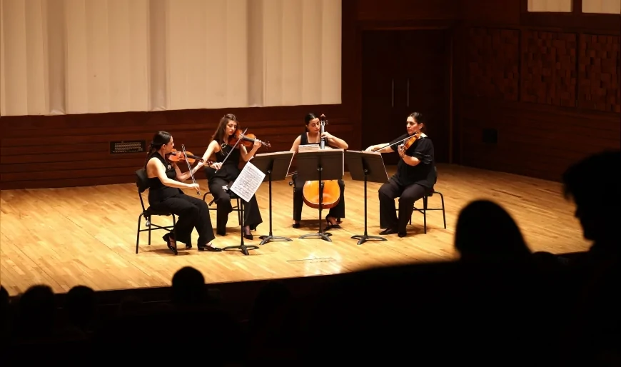 İZMİR ODA ORKESTRASI AASSM’DEKİ NİSAN KONSERİNDE SANATSEVERLER TARAFINDAN AYAKTA ALKIŞLANDI