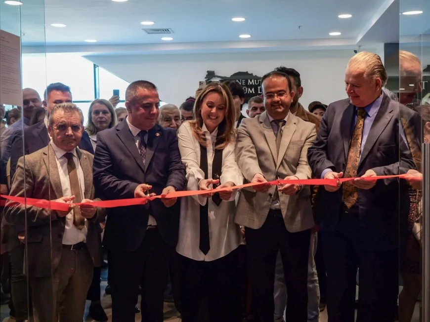 Etimesgut Belediyesi Türk Tarih Müzesi’nde “Kravata” sergisi sanatseverlerle buluştu