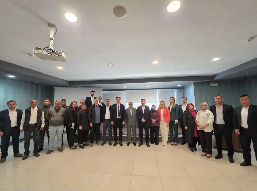 AK Parti Balıkesir İl Başkanı Mehmet Aydemir Altıeylül’de muhtarlarla istişare toplantısı yaptı