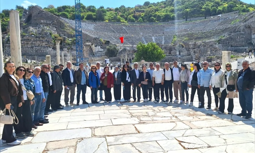 BORNOVA BELEDİYE BAŞKANI ÖMER EŞKİ: “MUHTARLARIMIZ YEREL YÖNETİMİN TEMEL TAŞIDIR”