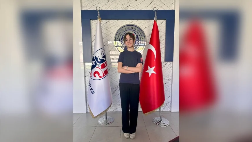 ANKARA’DA ÖĞRENCİ SARE DOĞAN ULUSLARARASI FEN OLİMPİYATINDA TÜM SORULARI DOĞRU YANITLAYARAK DÜNYA FİNALİNE YÜKSELDİ