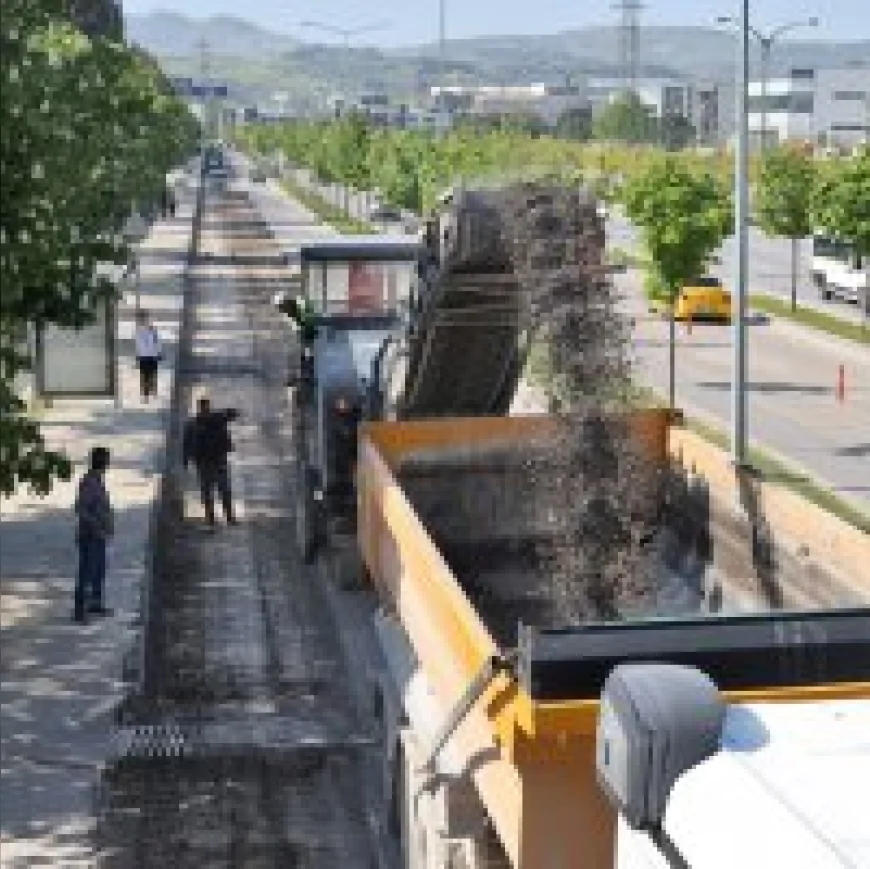 BURSA BÜYÜKŞEHİR BELEDİYESİ İSTANBUL CADDESİ TERMİNAL YOLUNDA ASFALT YENİLEME ÇALIŞMASI BAŞLATTI