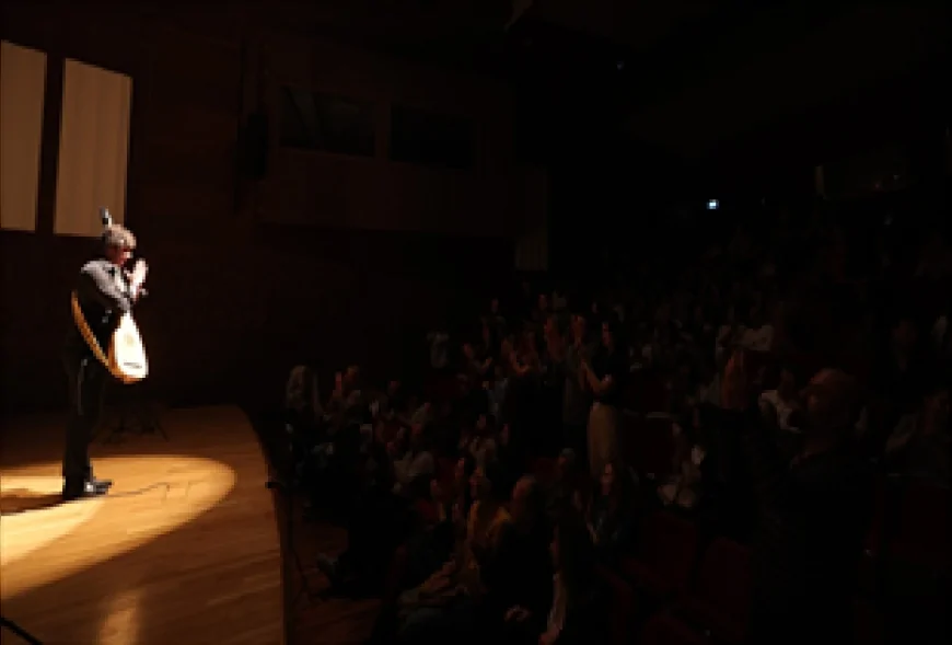 İzmir’de 6. Uluslararası Barok Müzik Festivali Thomas Dunford konseriyle sona erdi