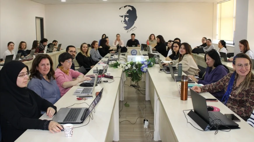 Ege Üniversitesi Hemşirelik Fakültesinde MAXQDA ile veri analizi atölyesi düzenlendi