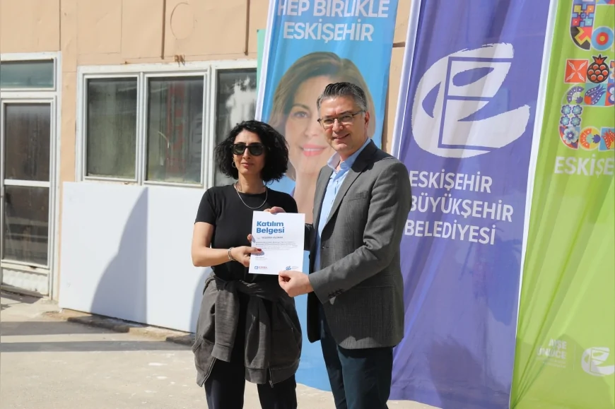 ESKİŞEHİR BÜYÜKŞEHİR BELEDİYESİ KADINLAR İÇİN ALÇI VE BOYA KURSU DÜZENLEDİ YOĞUN İLGİ GÖRDÜ