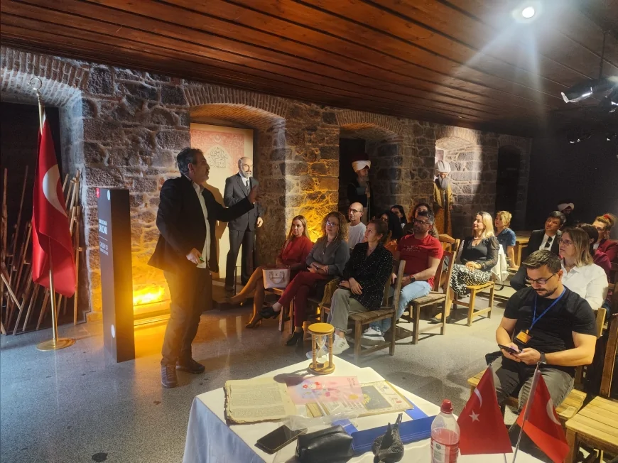 İzmir Öğretmen Akademileri’nde edebiyat, tarih, felsefe ve müzik ekseninde kapsamlı eğitim programı düzenlendi