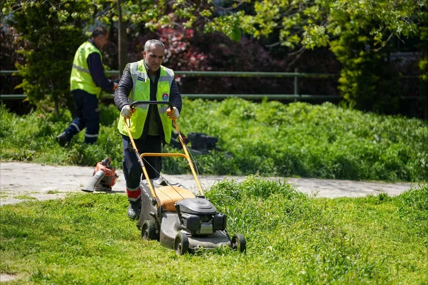 Maltepe’de parklar yaz sezonu öncesi kapsamlı bakım ve yenileme çalışmalarına alındı