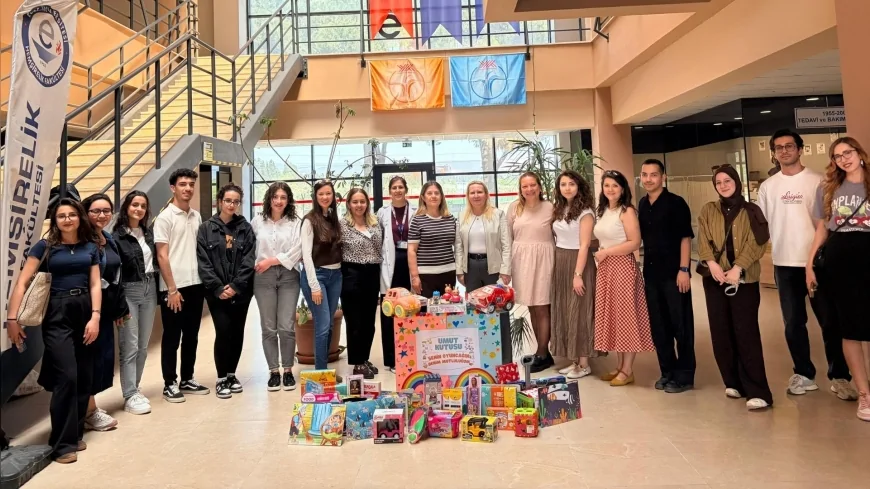 EÜ Hemşirelik Fakültesi Dekanı Prof. Dr. Ayşegül Dönmez: “Umut Kutusu projesi çocukların yüzünde tebessüm oluşturmayı hedefliyor”