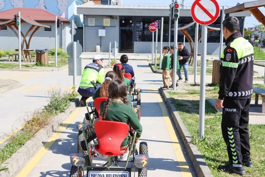 Yalova’da Miniklere Uygulamalı Trafik Eğitimiyle Erken Yaşta Bilinç Kazandırılıyor