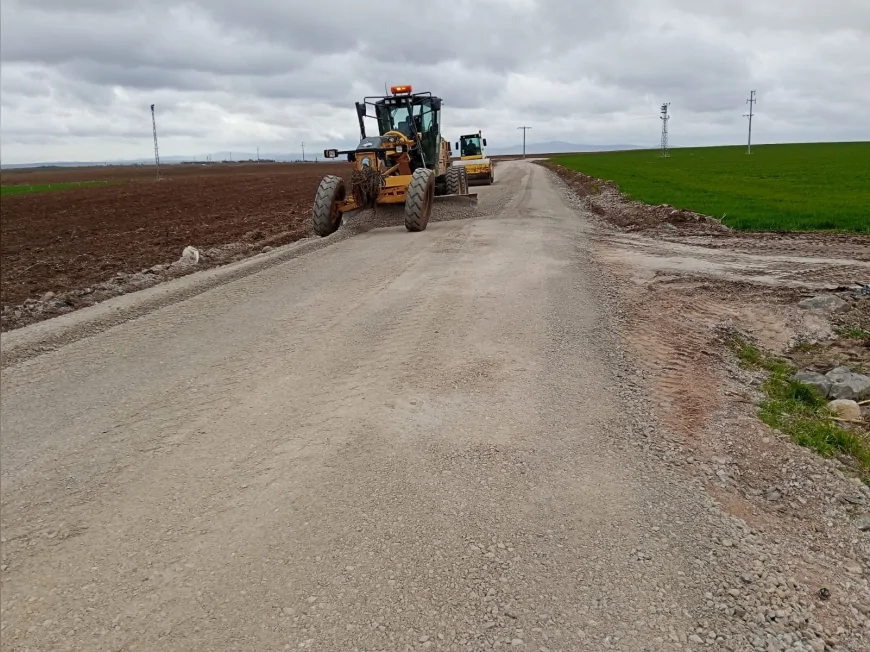 ESKİŞEHİR BÜYÜKŞEHİR BELEDİYESİ KIRSAL MAHALLE YOLLARINDA ALTYAPI VE ASFALT ÇALIŞMALARINI HIZLANDIRDI