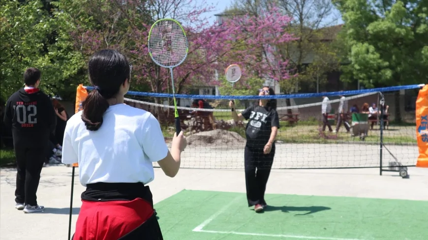 DÜZCE BELEDİYESİ HAREKET OKULUMDA PROJESİYLE ÖĞRENCİLERİ SPORLA BULUŞTURMAYA DEVAM EDİYOR