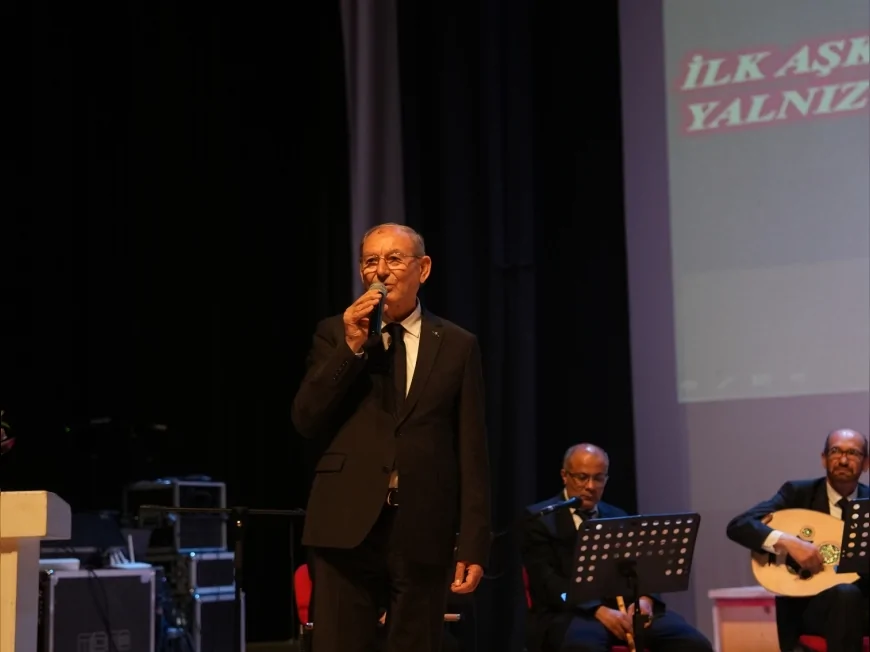 DENİZLİ BÜYÜKŞEHİR BELEDİYESİNDEN ZEKİ MÜREN İÇİN 30 YIL SONRA VEFA KONSERİ