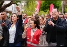 MANİSA BÜYÜKŞEHİR BELEDİYE BAŞKANI BESİM DUTLULU 1 MAYIS’TA EMEKÇİLERLE YÜRÜDÜ
