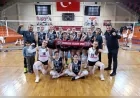 Osmancık Belediye Yıldız Kız Voleybol Takımı Çorum’da Üçte Üç Yaparak Yarı Finale Yükseldi