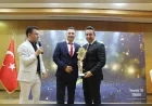 Uluslararası Radyocular Birliği’nden Bahadır Bulut’a ödül: “Alınan her ödül topluma daha fazla hizmet sorumluluğudur”