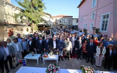 CHP Genel Başkan Yardımcısı Bihlun Tamaylıgil Buca’daki Balkan buluşmasında “Biz bu ülkenin çimentosuyuz” dedi