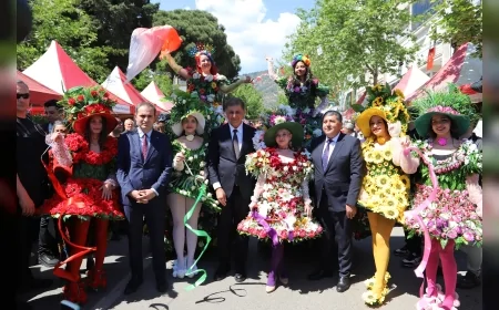 İzmir Bayındır’da 27’nci Uluslararası Çiçek Festivali Coşkusu Başladı