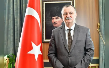 Yunusemre Belediye Başkanı Semih Balaban: “Dayanışmanın büyüdüğü bir dünya diliyoruz”