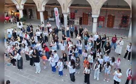 MANİSA ŞEHZADELER’DE DÜNYA DANS GÜNÜ ETKİNLİĞİ VATANDAŞLARI RİTİMLE BULUŞTURDU!