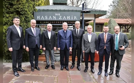 TBMM Milli Savunma Komisyonu Başkanı Hulusi Akar ve milletvekilleri Çorum’da temaslarda bulundu