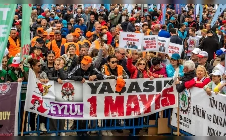 İzmir Gazeteciler Cemiyeti 1 Mayıs’ta yürüdü “Özgür basın susturulamaz”