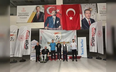 MANİSALI MİLLİ SPORCU SAMET AKÇA TÜRKİYE ŞAMPİYONASI’NDA 3 MADALYA KAZANDI