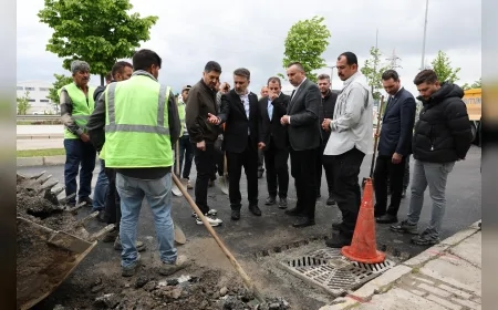 Bursa’da 1 Mayıs’ta Başkan Vekili Şahin Biba’dan Görev Başındaki Emekçilere Saha Ziyareti