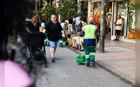 TEPEBAŞI BELEDİYESİ TEMİZLİK EMEKÇİSİ EMİNE ÜRKMEZ: “BU ŞEHİRDE BİZİM DE EMEĞİMİZ VAR”