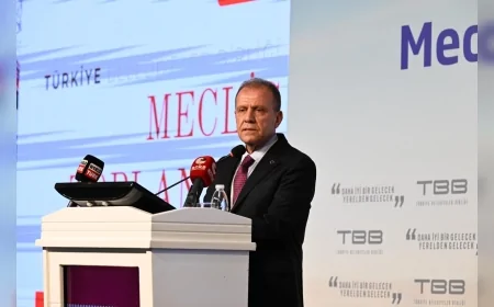 Mersin Büyükşehir Belediye Başkanı Vahap Seçer 446 oyla Türkiye Belediyeler Birliği Başkanı seçildi