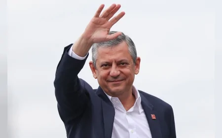 CHP Genel Başkanı Özgür Özel: “Tarihin en uzun ve en kalabalık seçim kampanyasındayız, tüm vatana yayılıyoruz”