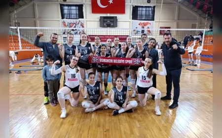 Osmancık Belediye Yıldız Kız Voleybol Takımı Çorum’da Üçte Üç Yaparak Yarı Finale Yükseldi