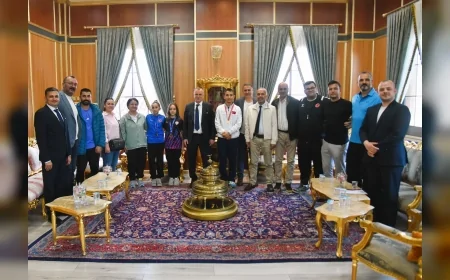 Yunusemre Belediye Başkanı Semih Balaban şampiyon sporcuları makamında ağırladı