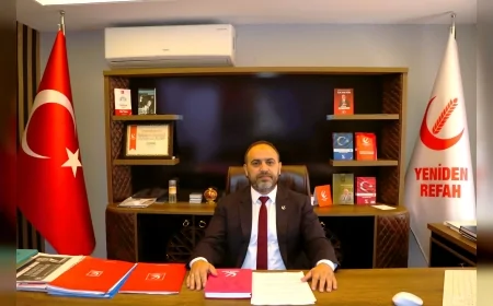 YENİDEN REFAH PARTİSİ ADANA İL BAŞKANI ÖZKUT ÖZDEMİR: “SANAT KİSVESİ ALTINDAKİ BU İFSADA GEÇİT VERMEYİN” MANİFEST KONSERİNE İPTAL ÇAĞRISI