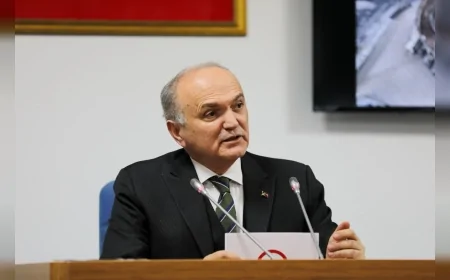 Düzce Belediye Başkanı Dr. Faruk Özlü: “Şehrimiz büyüyor, gelişiyor ve güçleniyor”