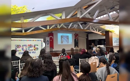 ESKİŞEHİR BÜYÜKŞEHİR BELEDİYESİ HALLER’DE DÜZENLEDİĞİ ZİRVEDE OKUL ÖNCESİ EĞİTİMİ ELE ALDI