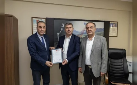 Burdur’da AVM Projesinde Tapu Devri Tamamlandı Belediye Başkanı Ercengiz Sürecin Resmileştiğini Açıkladı