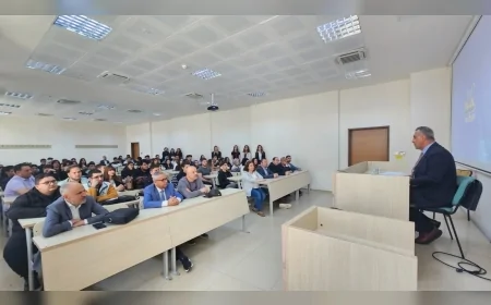 Manisa’da Kamu Yönetimi Söyleşisinde Devletin İşleyişi Akademi ve Sahadan Örneklerle Anlatıldı