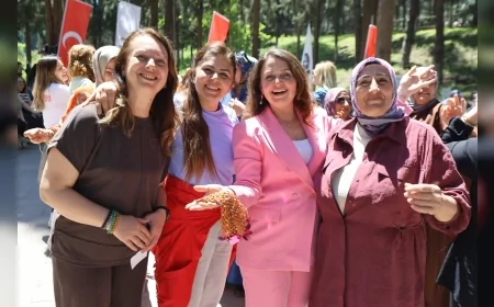 Yunusemre’de Hıdırellez ve Anneler Günü coşkusu Süreyya Tabiat Parkı’nda buluştu