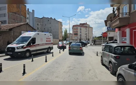 Çorum’da otomobil ile motosiklet çarpıştı, kadın sürücü hastaneye kaldırıldı