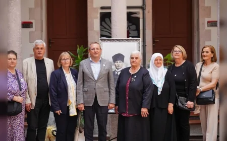 Ayvalık Belediye Başkanı Mesut Ergin: “Srebrenitsa’da yaşanan soykırım hafızalardan asla silinmeyecek”