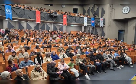 YILDIRIM BELEDİYESİ “HANGİSİ GERÇEK” OYUNUYLA İLÇEDE SANATSEVERLERİ BULUŞTURDU