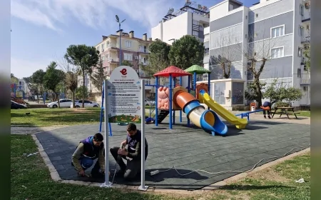 Efeler Belediye Başkanı Anıl Yetişkin öncülüğünde parklar yenileniyor ve mahallelere modern yaşam alanları kazandırılıyor
