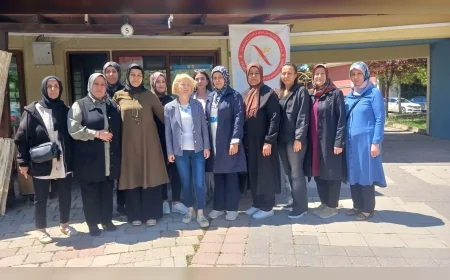AK Parti Yeşilyurt İlçe Kadın Kolları çölyak farkındalık programında dernek üyeleriyle buluştu