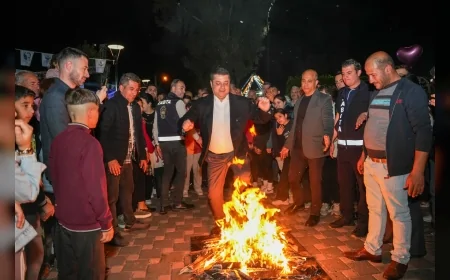 TORBALI BELEDİYE BAŞKANI ÖVÜNÇ DEMİR HIDIRELLEZ ŞENLİĞİNDE BİNLERLE BULUŞTU ATEŞTEN ATLAMA VE KONSERLER GECEYE DAMGA VURDU!