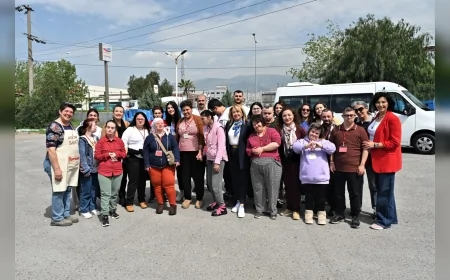 Bornova Belediyesi’nin Düzenlediği Etkinlikte Özel Bireyler Atıkları Sanata Dönüştürdü